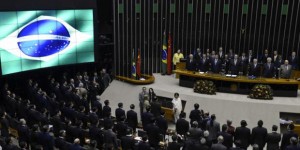 Composição do Congresso é entrave para reforma política, dizem especialistas