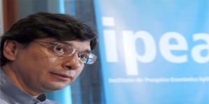 Para Pochmann, chegou a hora de reduzir jornada