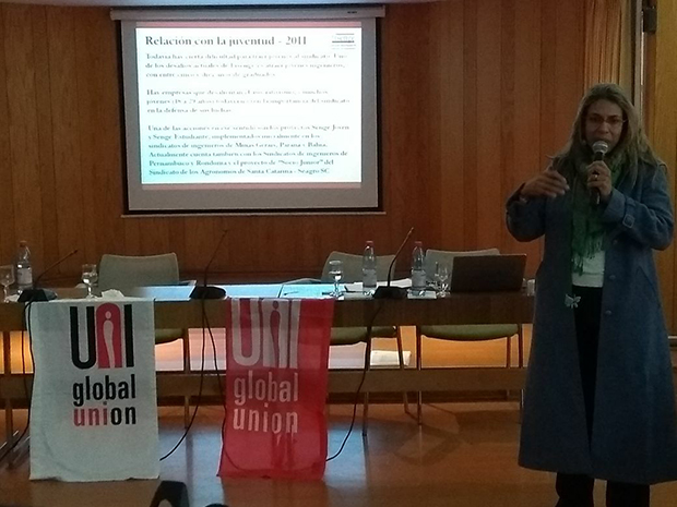 No Chile, diretora da Fisenge ministra palestra sobre a relação da organização sindical com a juventude
