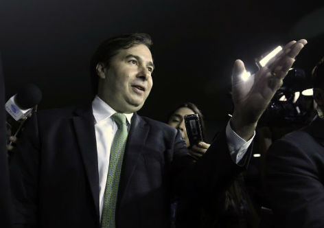 A ascensão Rodrigo Maia e o exílio do povo