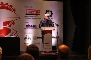 Senador Roberto Requião faz palestra de abertura do 11º Consenge