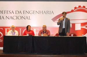 Intensificação e extensão da jornada são marcas das novas relações de trabalho, aponta Pochmann