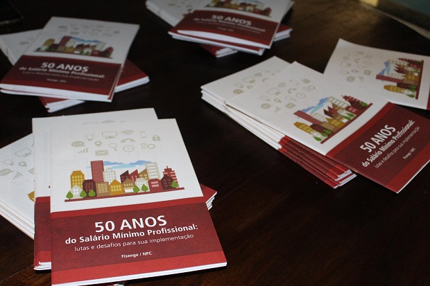 Lançada em Salvador a cartilha “50 anos do Salário Mínimo Profissional”