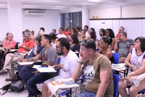 Última palestra do ciclo da ELAHP lota auditório do Senge-BA