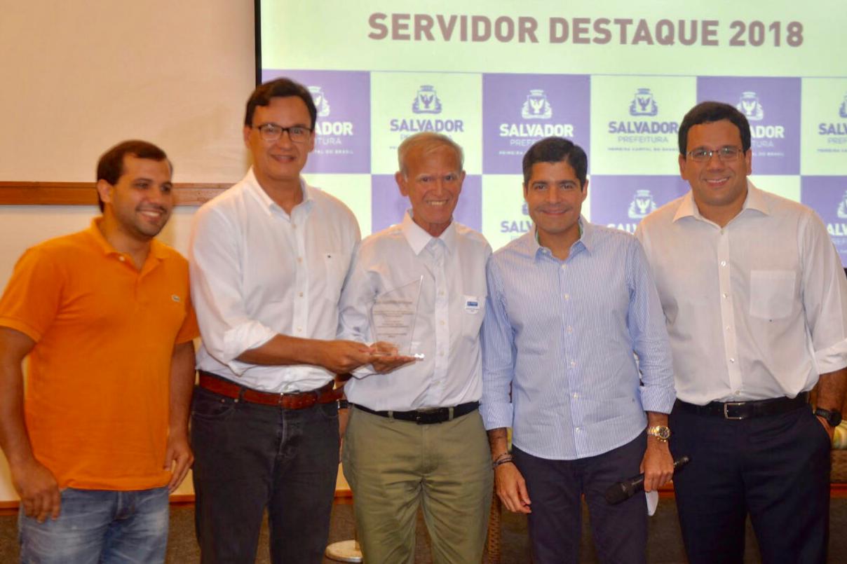 Engenheiro decano da Codesal é homenageado