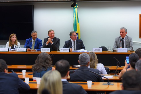 Instalada a Frente Parlamentar Mista da Engenharia, Infraestrutura e Desenvolvimento Nacional