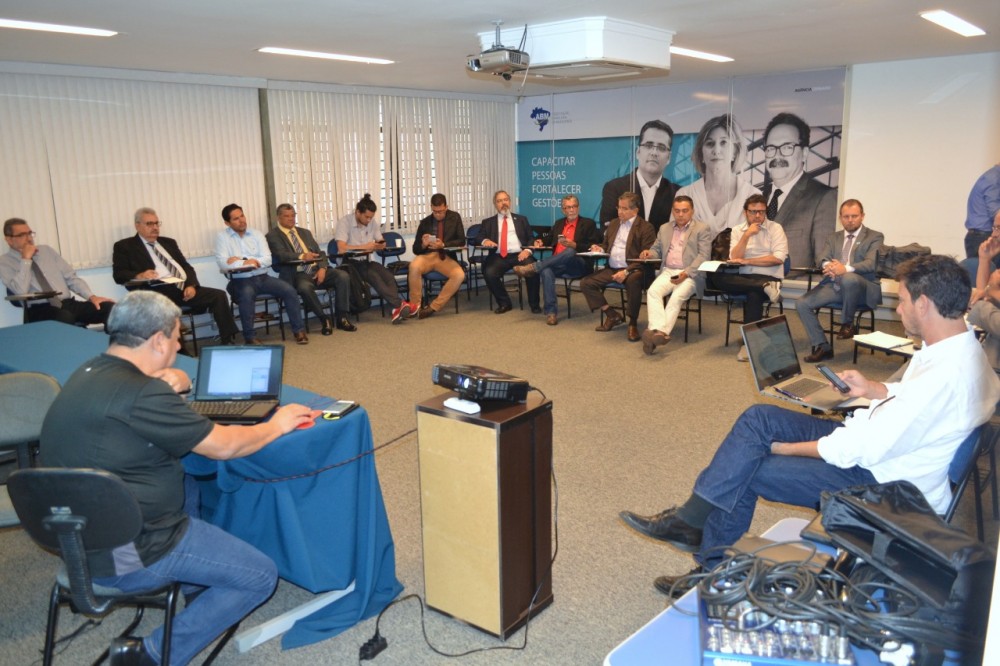 Deputado apresenta projeto que privatiza saneamento