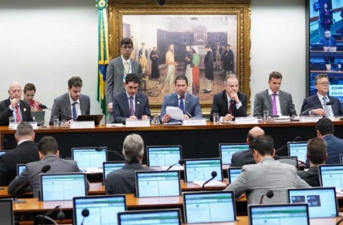 Reforma da Previdência é o fim do Estado de bem-estar social e da Constituição