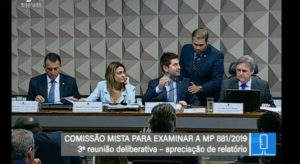 Comissão mista aprova relatório da MP 881, que suspende vários direitos trabalhistas